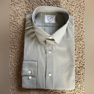 Men’s Gray Button Down Shirt Size 36/37 (arm) 16/16.5 (neck)